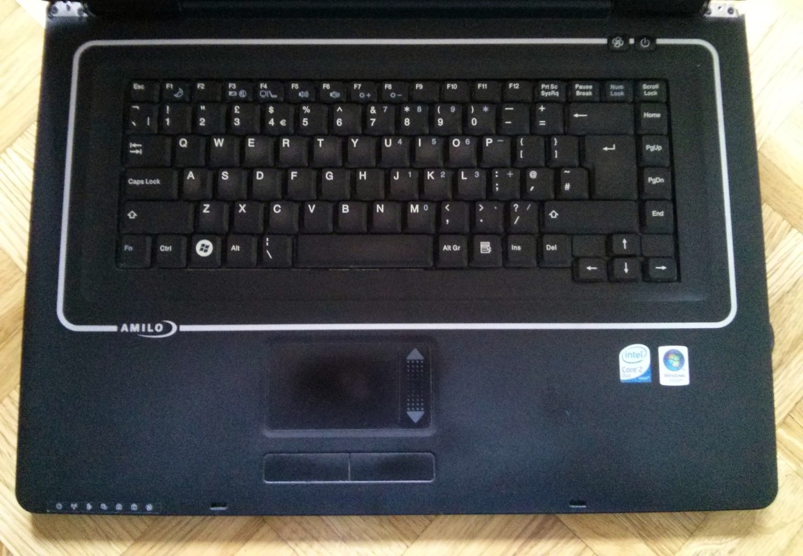 Fujitsu_Siemens_AMILO_LI1818.jpg
