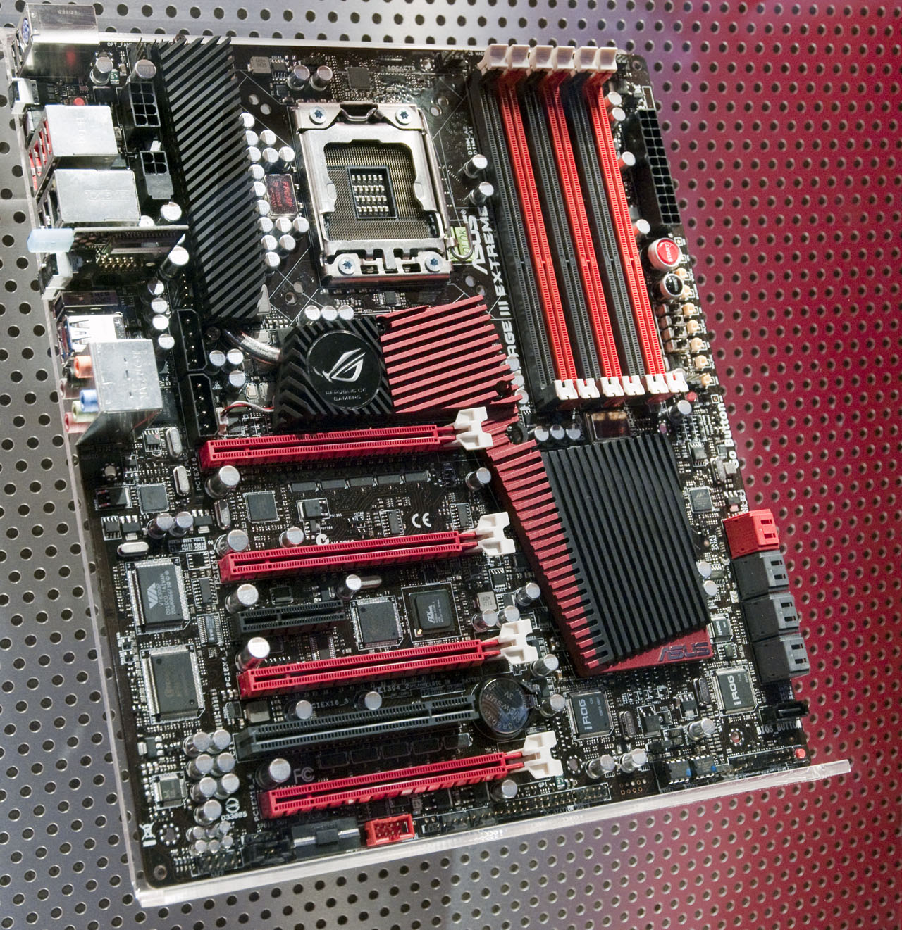 asus_rampage3_small1.jpg
