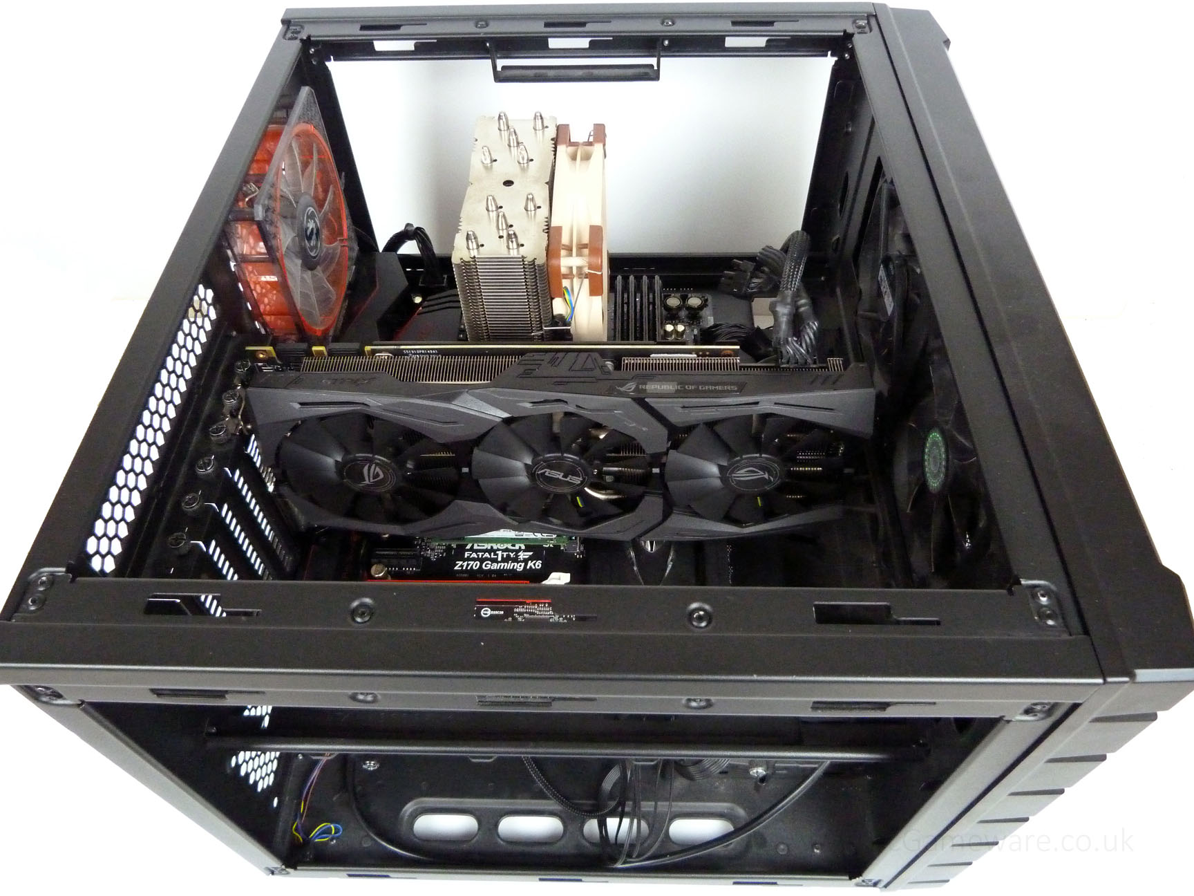 ASUS_ROG_Strix_GeForce_GTX_1070_installed.jpg