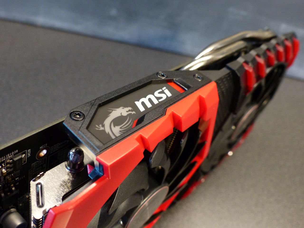 msi_radeon_rx470_gaming_x_8gb_07.jpg