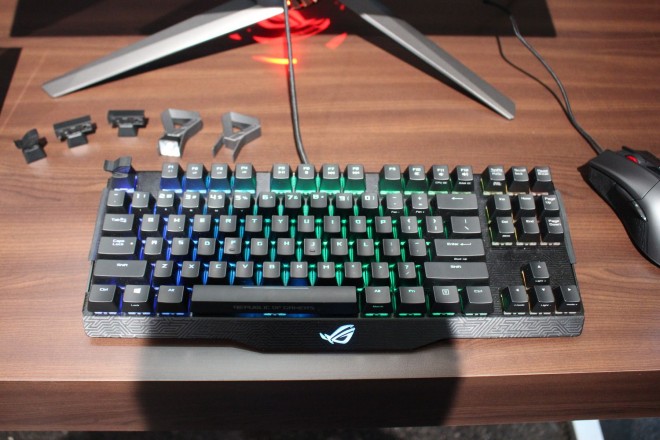ifa_rog_claymore_rgb_petite_prise_main_asus.jpg