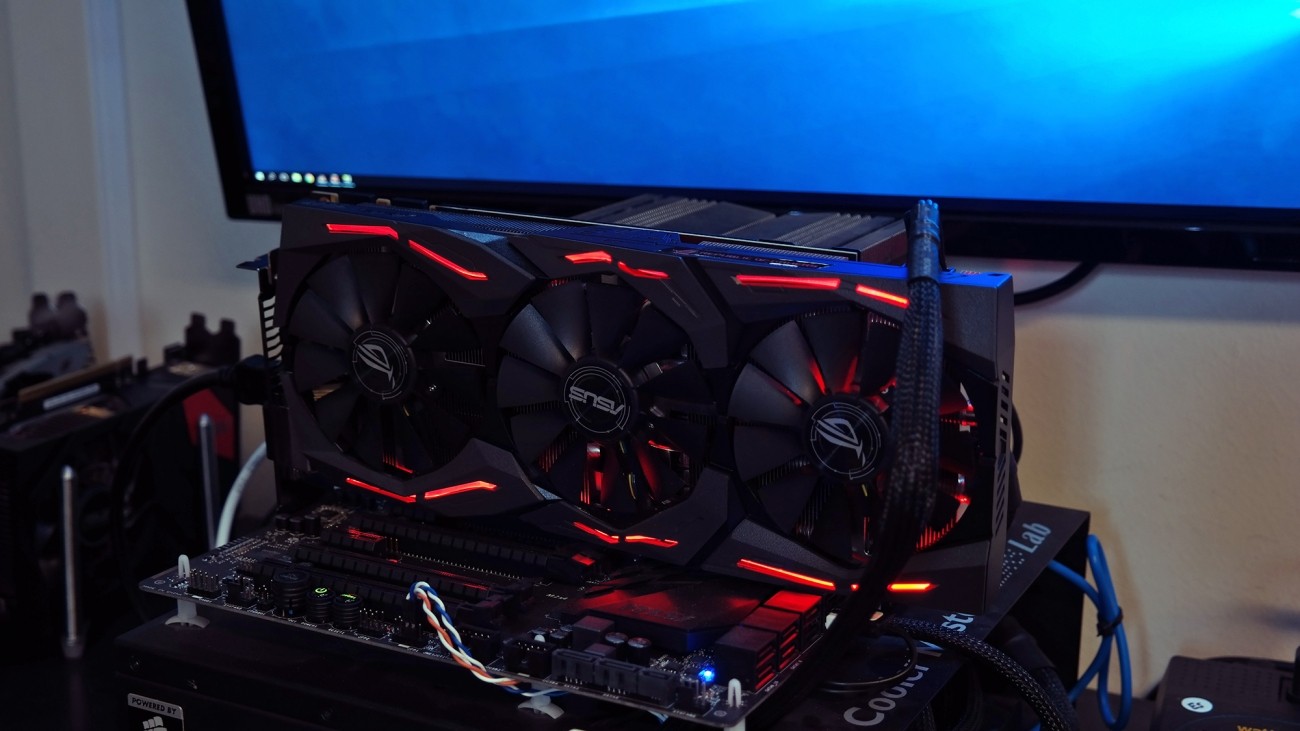 52612_02_asus_geforce_gtx_1070_strix_detailed_now_rgb_lighting_full__1_.jpg