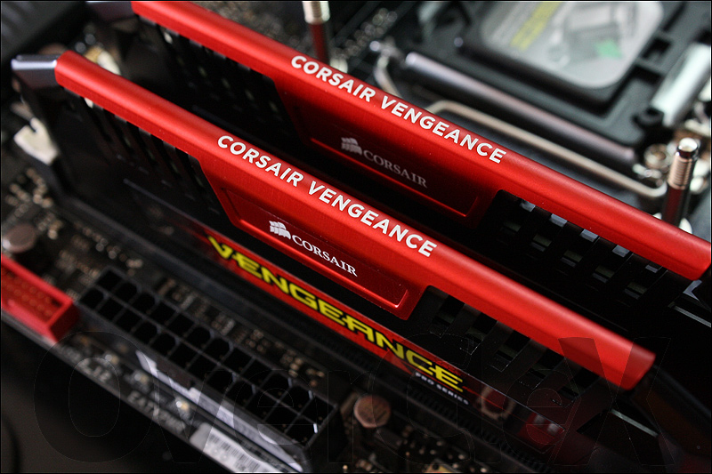 corsair_vengeance_2400C10_4.jpg