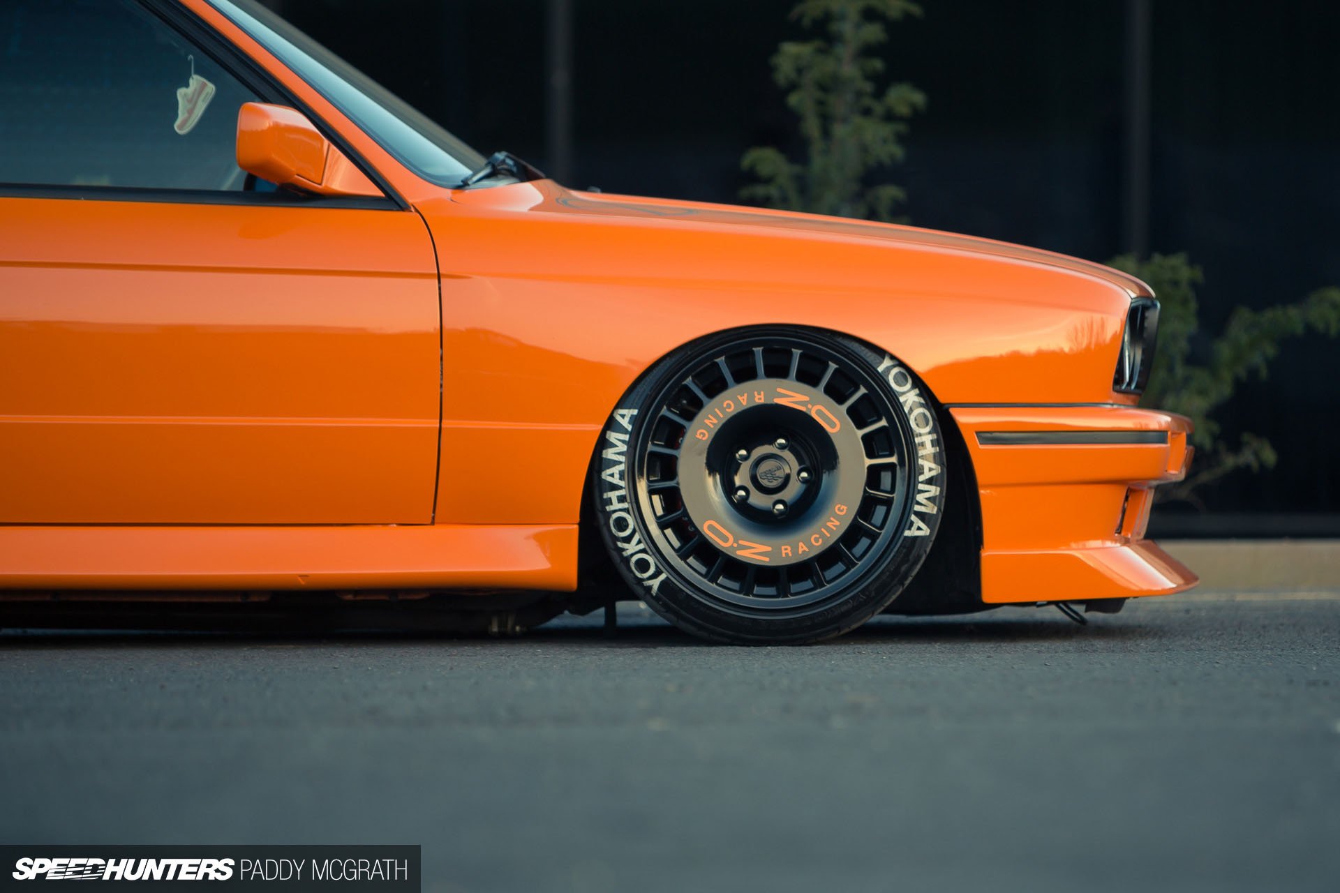 AK6H4Qn_bmw_e30_wallpaper.jpg