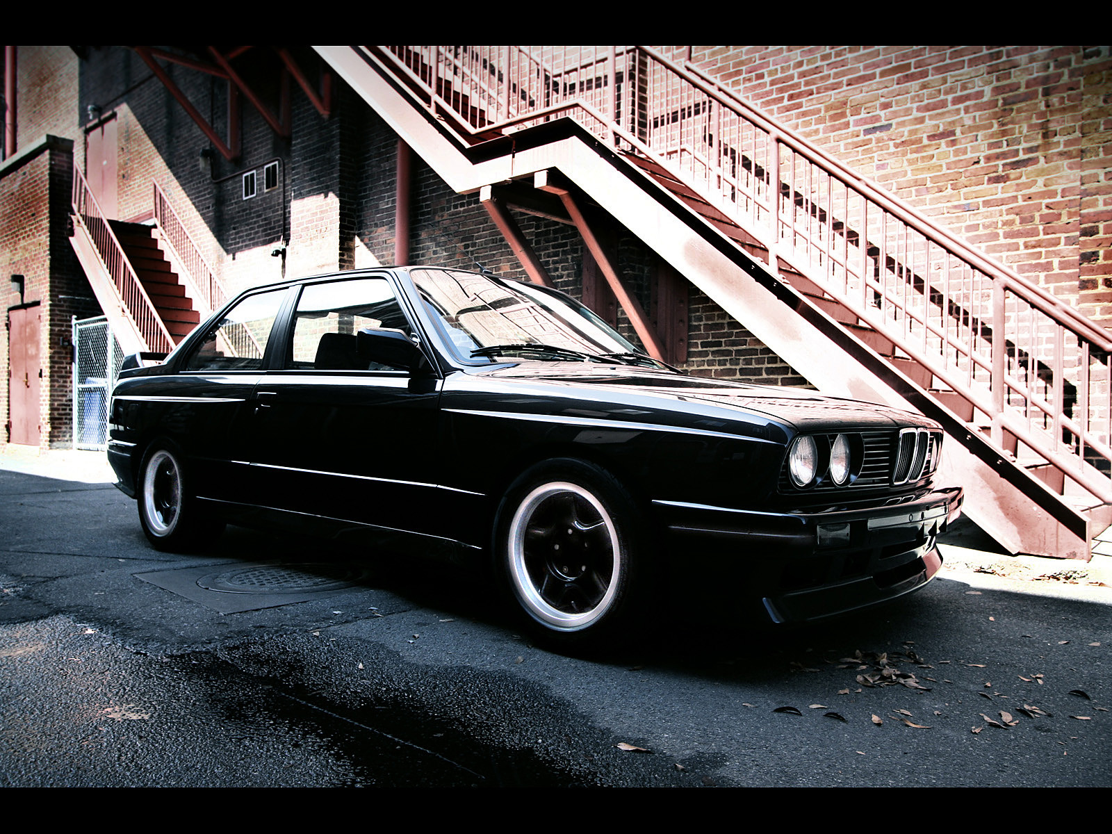 0lw4WNa_bmw_e30_wallpaper.jpg