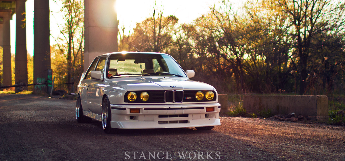 psCApsq_bmw_e30_wallpaper.jpg