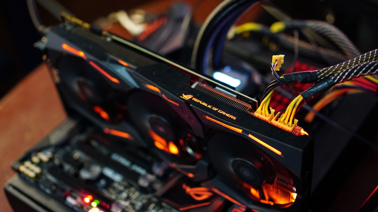 ASUS_Strix_GTX_1080_1.JPG