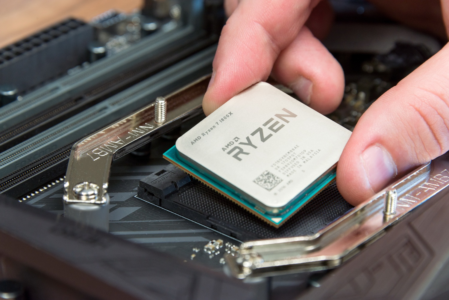 AMD_Ryzen_7_CPU_insocket1.jpg