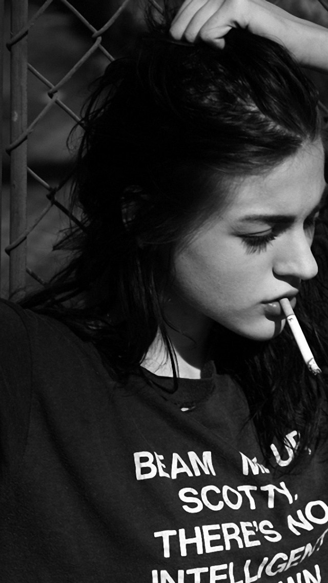 tattoo_girl_wallpapers_38105_640x1136.jpg