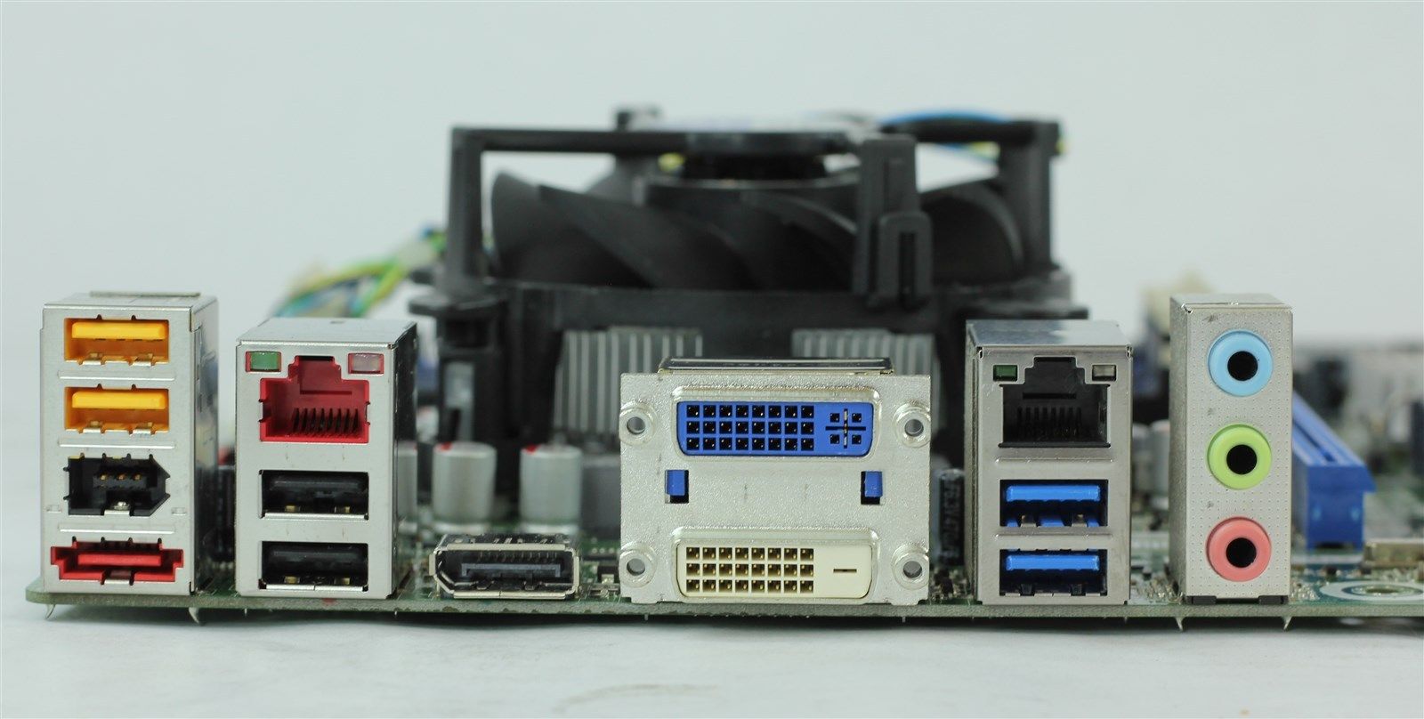 intel_desktop_board_dq77mk_micro_atx_lga1155_motherboard_i_o_shield_heatsink_c408f790c176e8b9d4e9c5017022500c.jpg