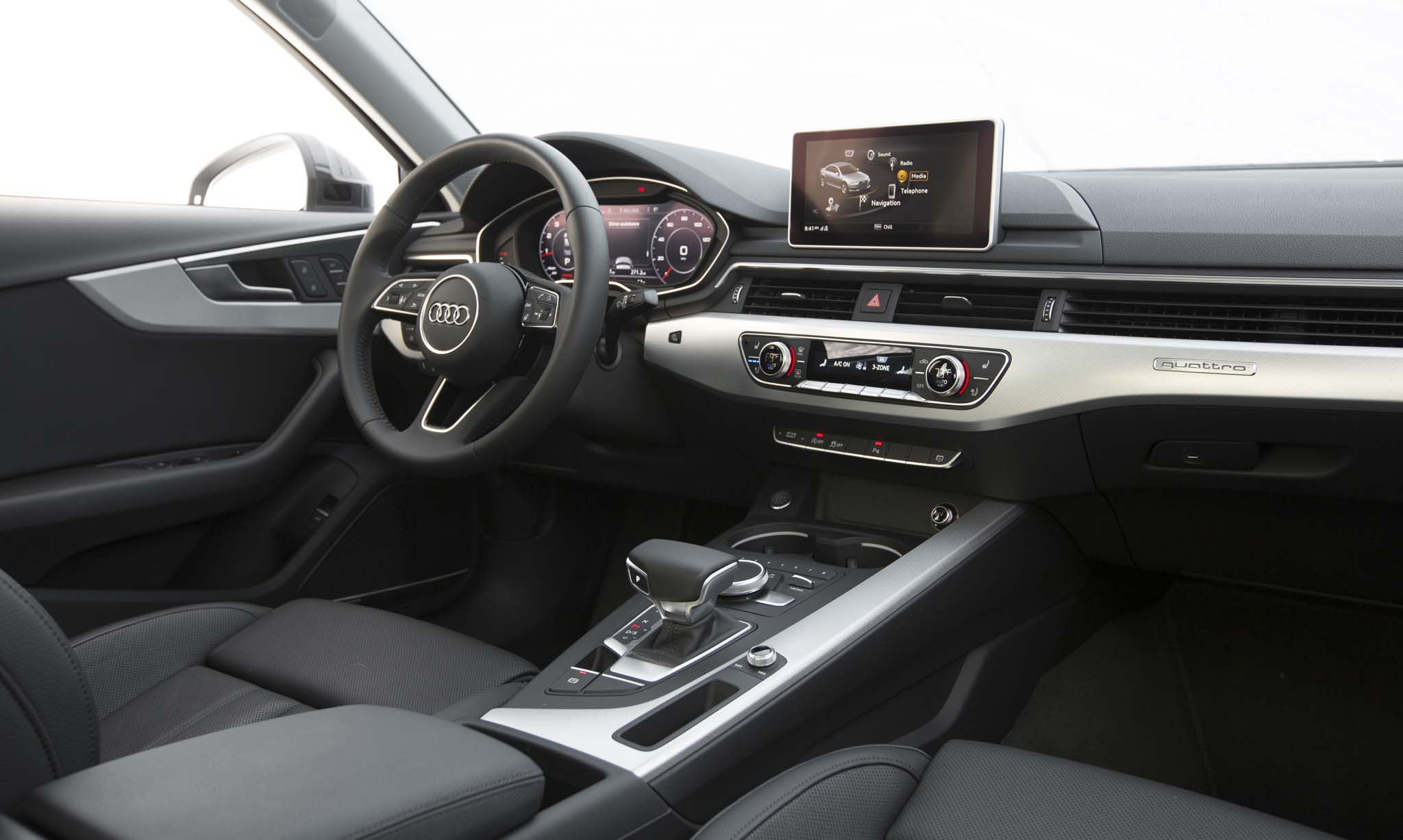 2017_Audi_A4_20T_Quattro_interior_02.jpg