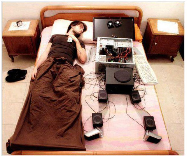 maried_his_computer.jpg