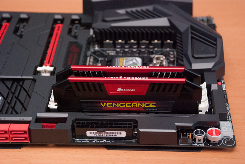 Corsair vengeance 16 гб. Corsair Vengeance Pro 2400. Corsair Vengeance Pro ddr3. Corsair Vengeance Pro 16gb ddr3. Corsair Vengeance ddr3 оранжевые.