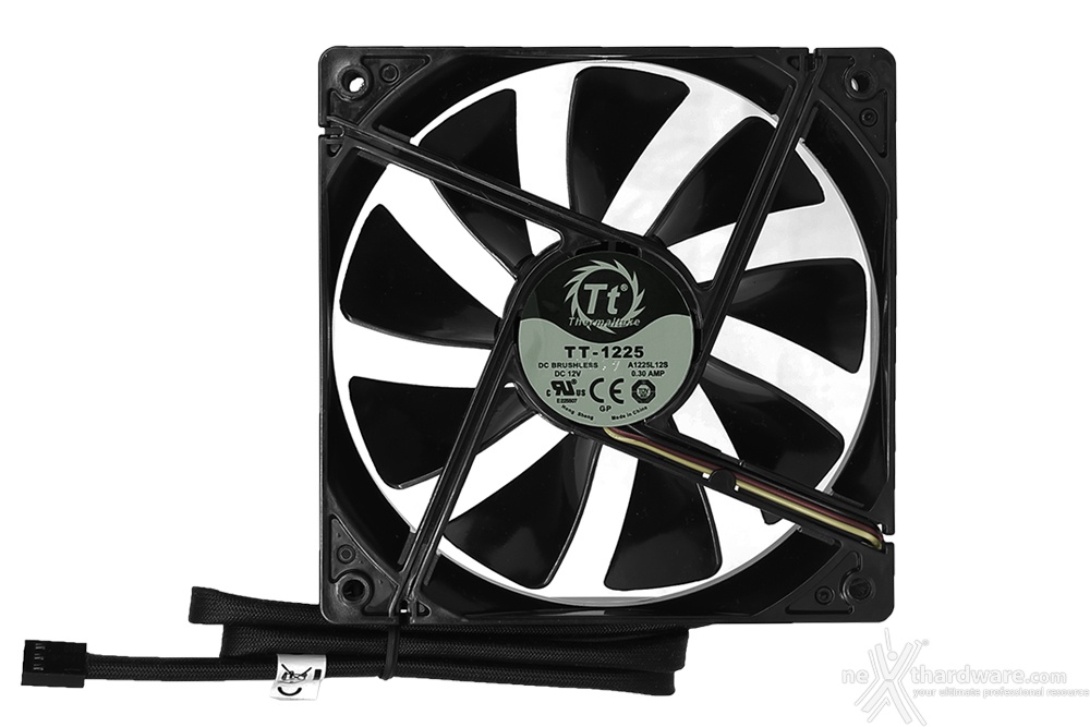Thermaltake_V51_fan_2.jpg
