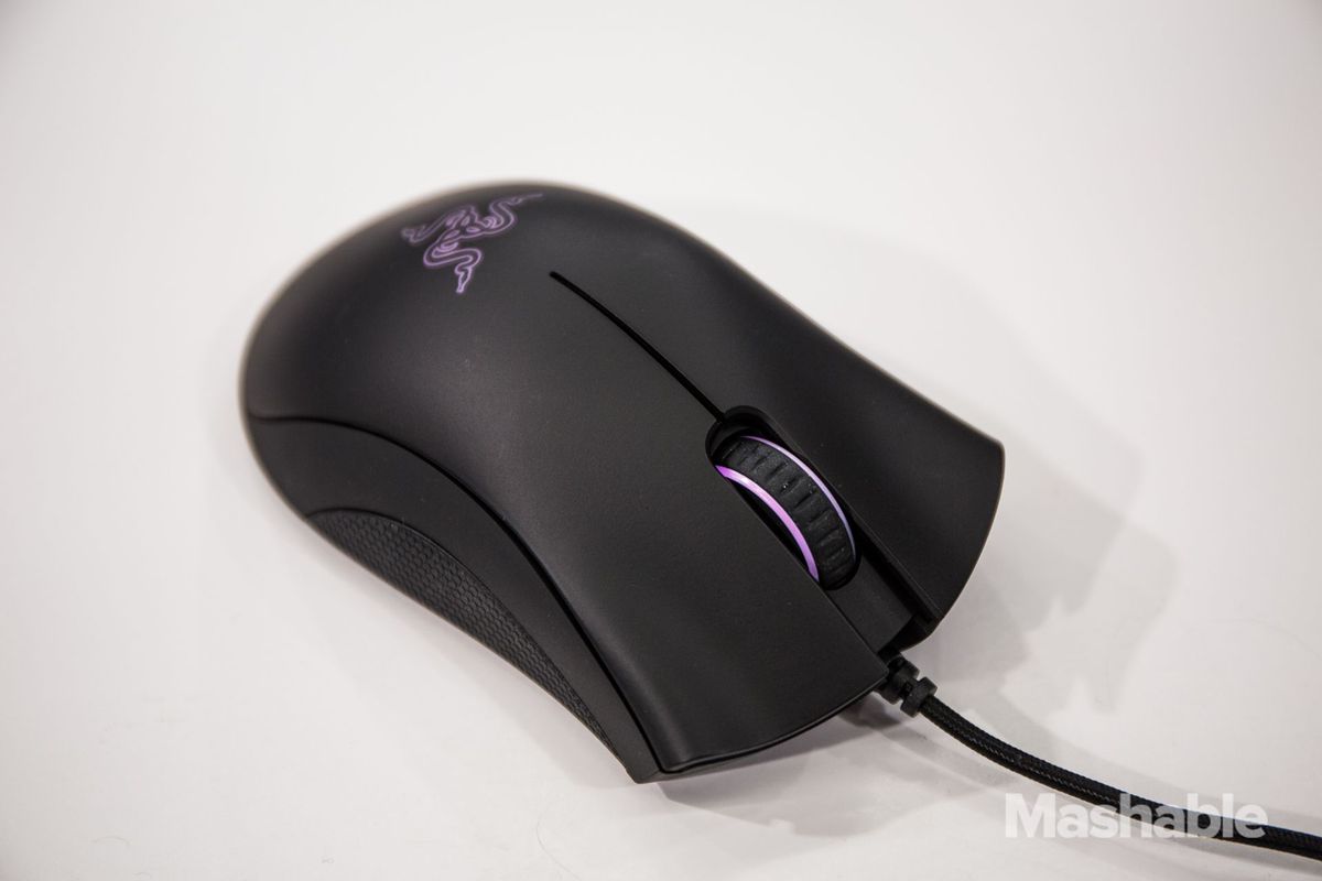 Razer_DeathAdder_Chromakeyboard_15.jpg