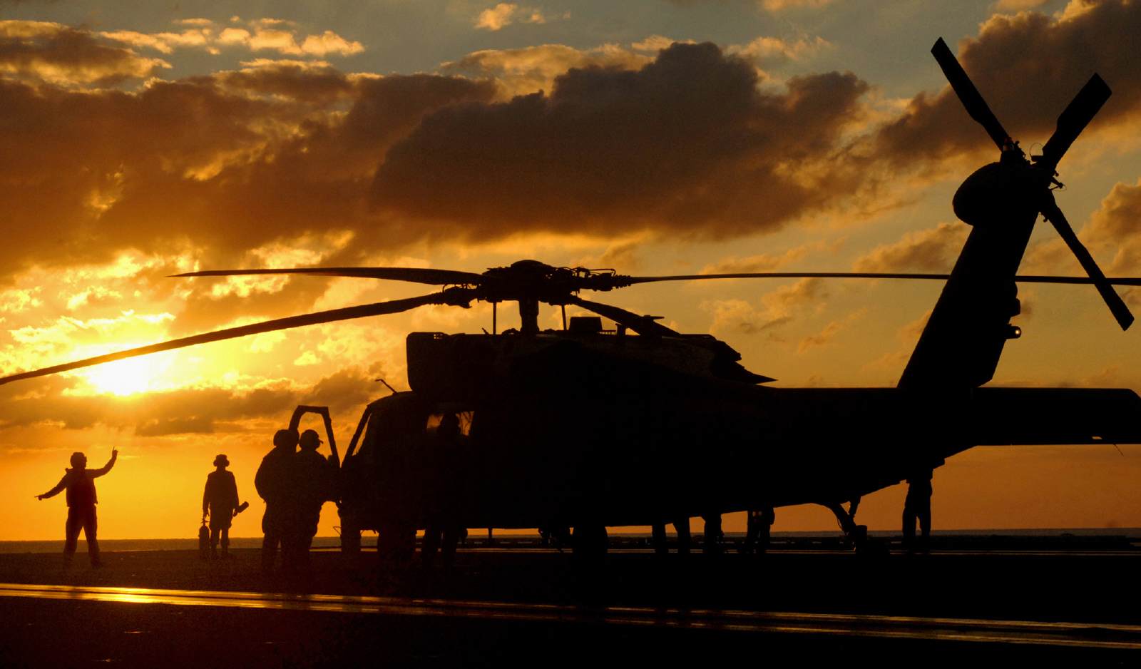 mh_60_black_hawk__210.jpg