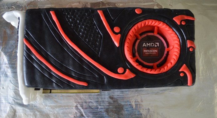 radeon_r9_290x_cake_01.jpg