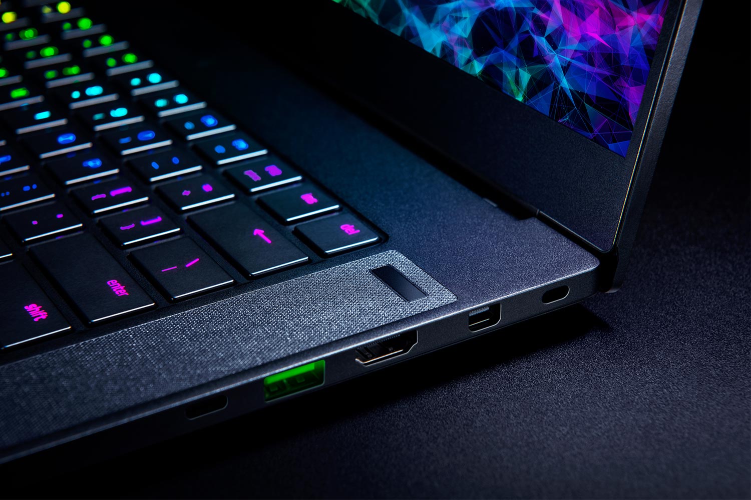 razer_blade_15_gallery08.jpg