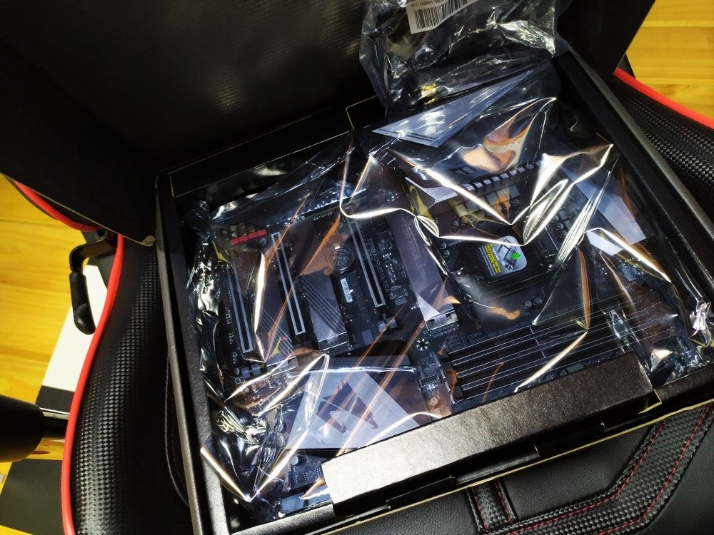 mother_aorus_z390_ultra_intel_i7_8700k_D_NQ_NP_866056_MLA31145105122_062019_F.jpg