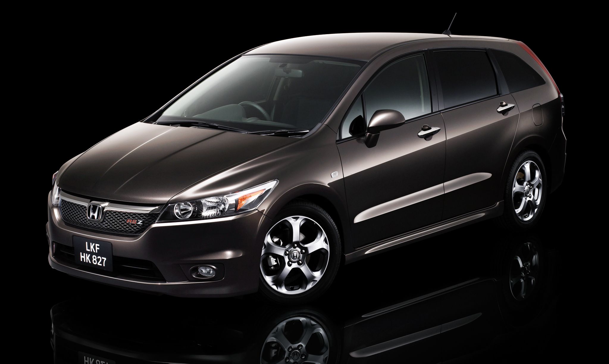honda_stream_2006_images_1.jpg