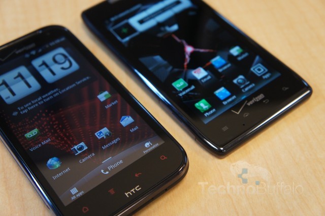 HTC_Rezound_VS_Motorola_Razr_Buttons_640x425.jpg