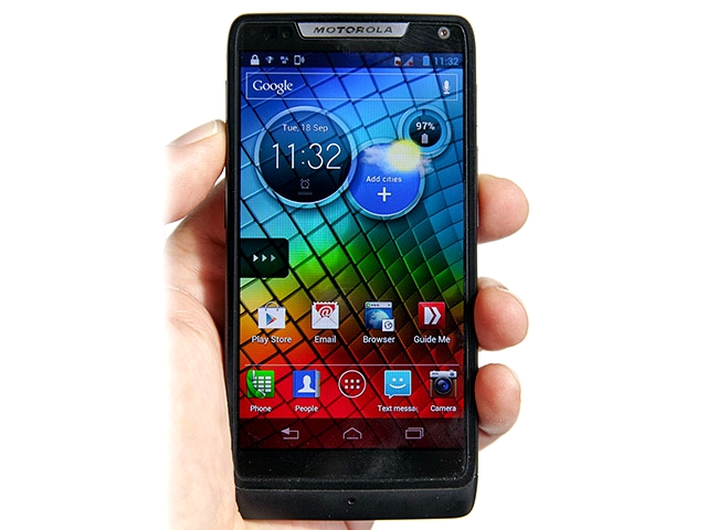 motorola_razr_i_in_hand_thumb_contentfullwidth.jpg