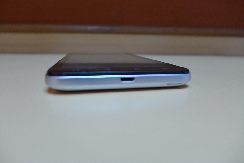 Intex_Aqua_5_0_2.jpg