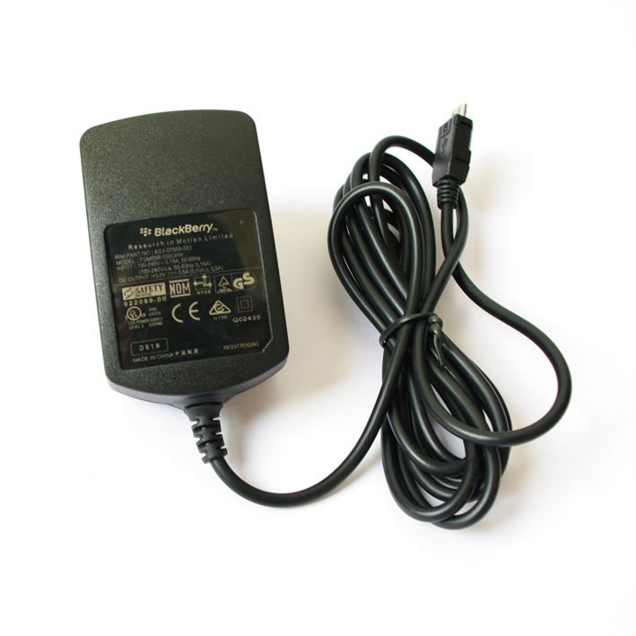 Wall_Charger_Blackberry_9530_9520_storm_2_9550_Thunder_9500_Curve_8520_8530_8900.jpg