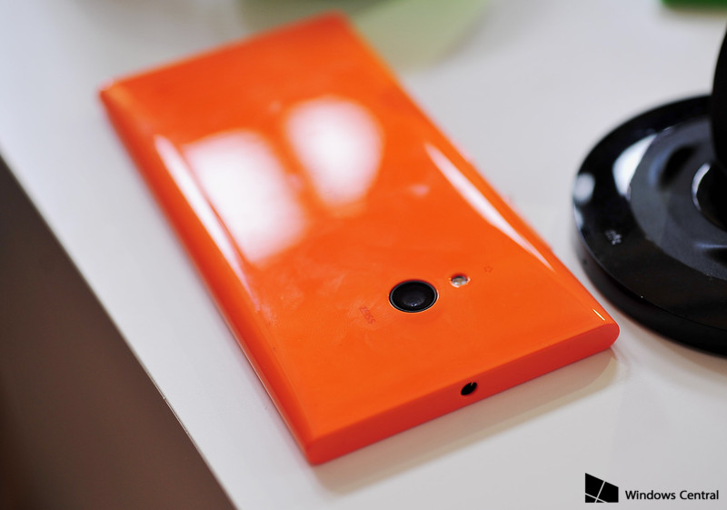 Lumia_730_orange_back.jpg