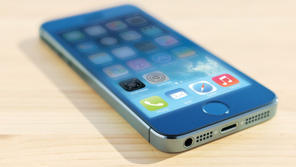 iPhone_5s_lifestyle_pine_table.jpg
