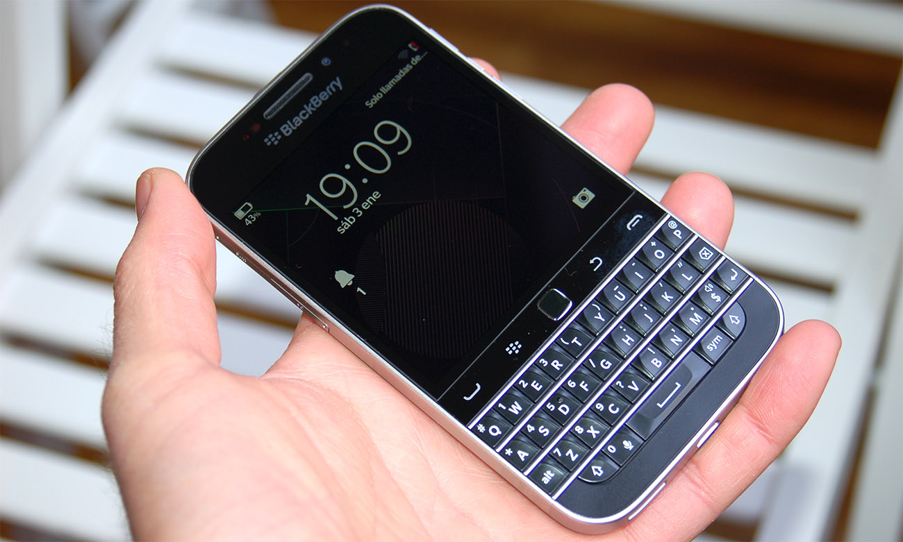 blackberry_classic_1.jpg