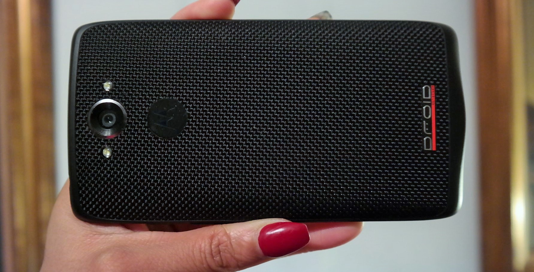 Motorola_DROID_Turbo_Smartphone_Review_Verizon_Wireless_Analie_Cruz_4.jpg