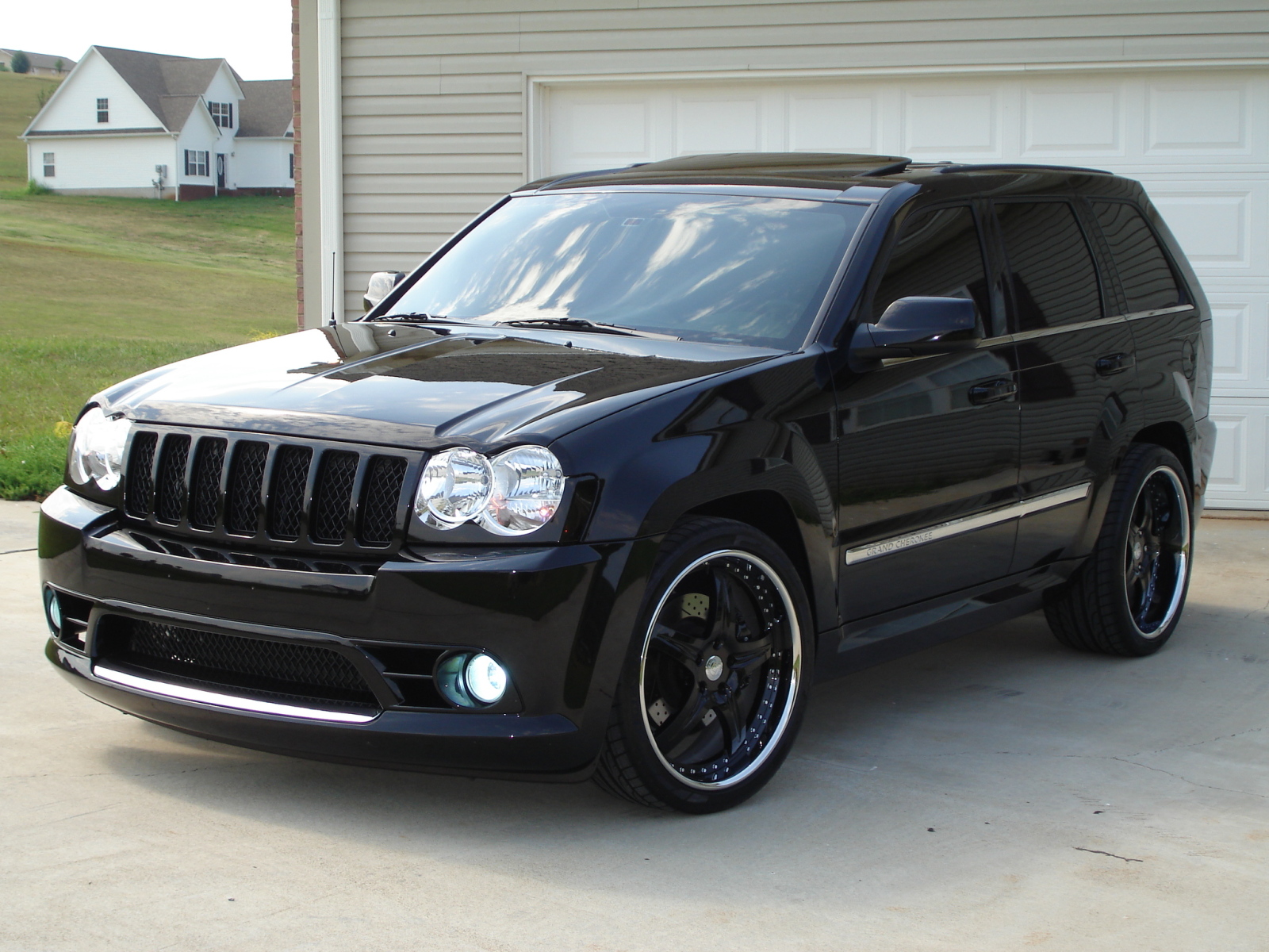 2006_jeep_grand_cherokee_srt8_pic_2415733277938920057.jpeg