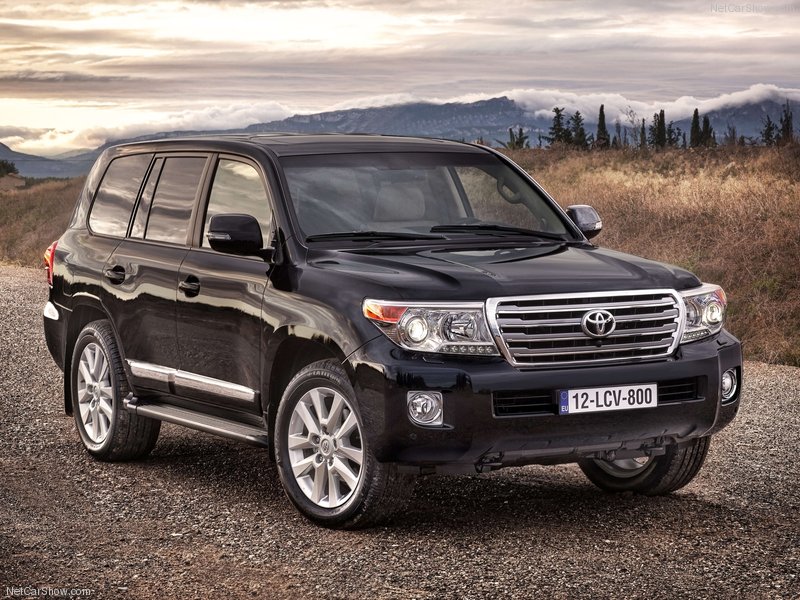 Toyota_Land_Cruiser_2013_800x600_wallpaper_01.jpg