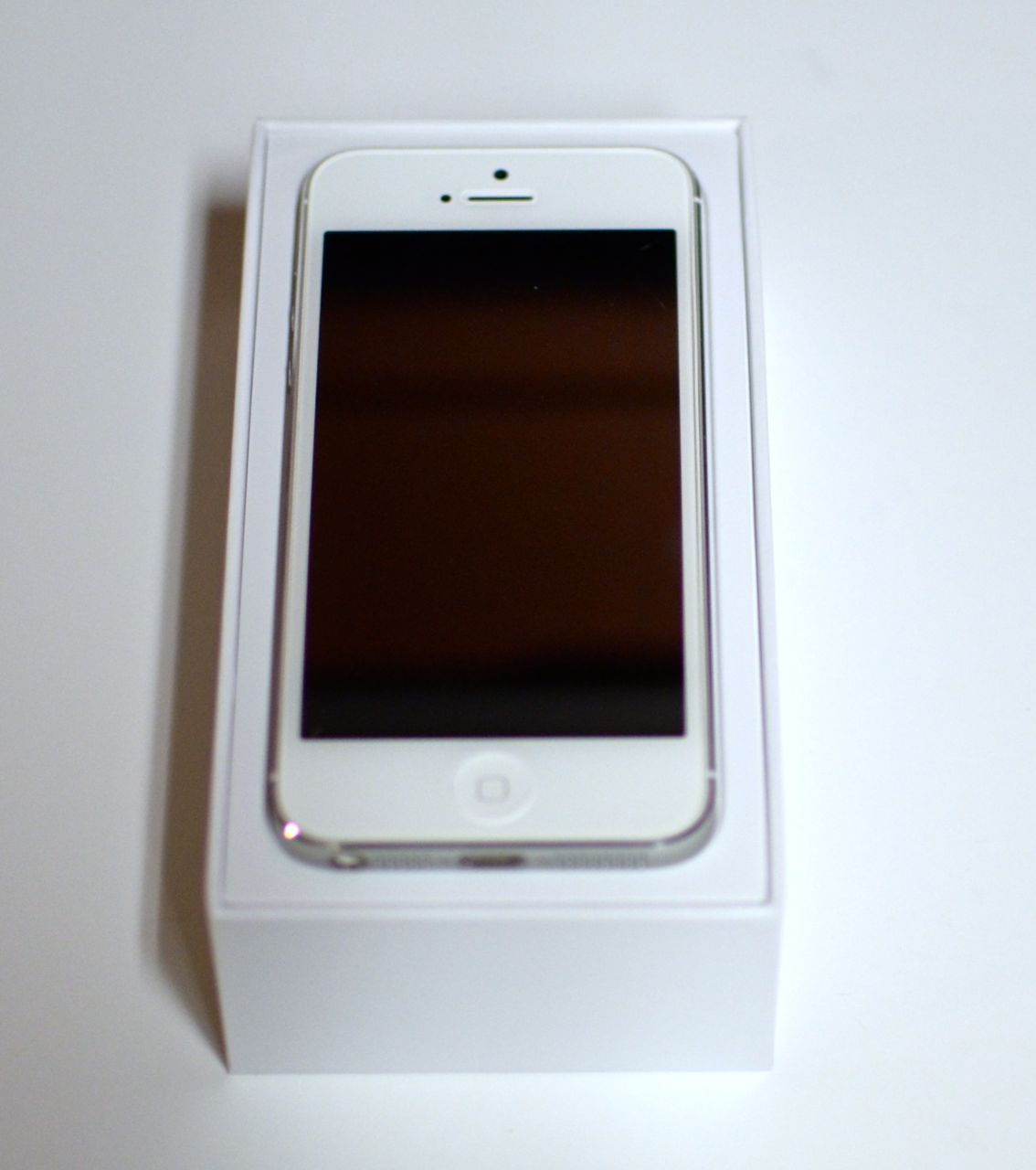 iphone_5_unboxing1.jpg