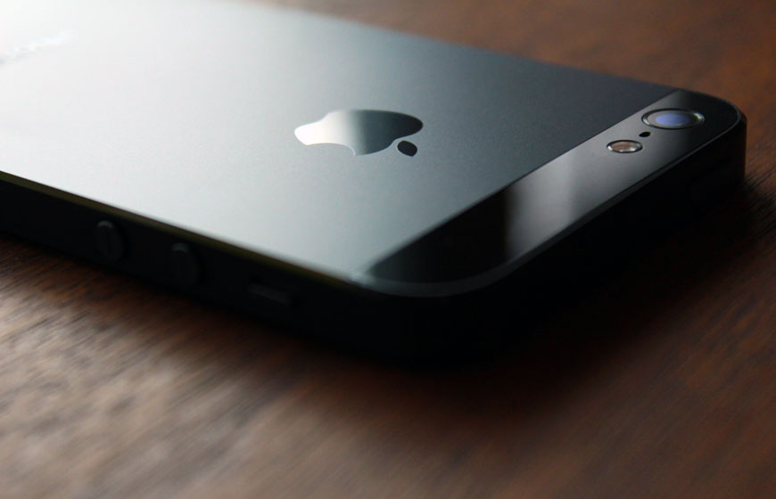 apple_sign_iphone_5.jpg