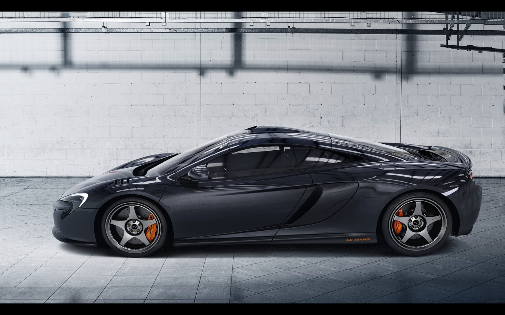 2015_McLaren_650S_Le_Mans_Static_6_1680x1050.jpg