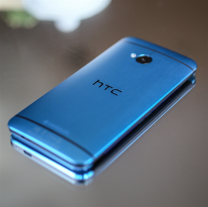 HTC_ONE_M7_BLUE_CR_5.jpg