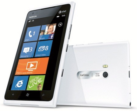 white_nokia_lumia_900.jpg