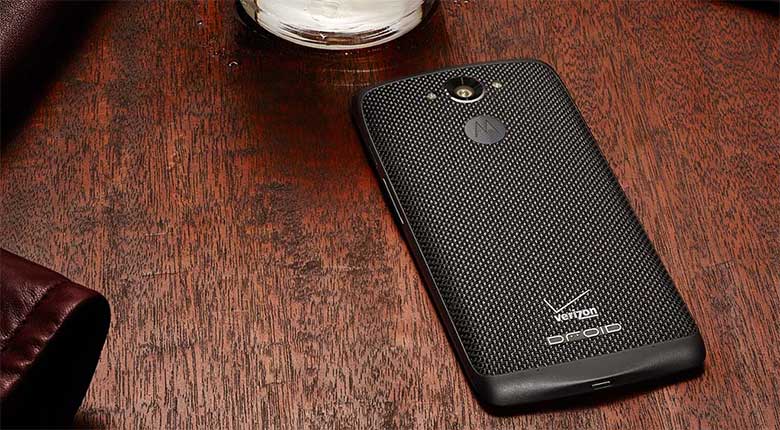 droid_turbo_desk.jpg