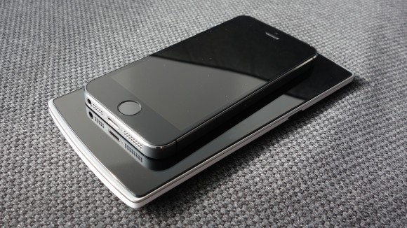 With_iPhone_580_90.JPG