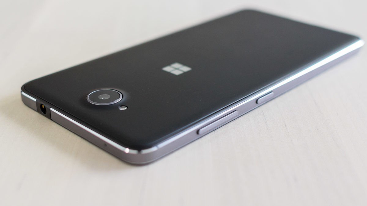 microsoft_lumia_650_1.jpg
