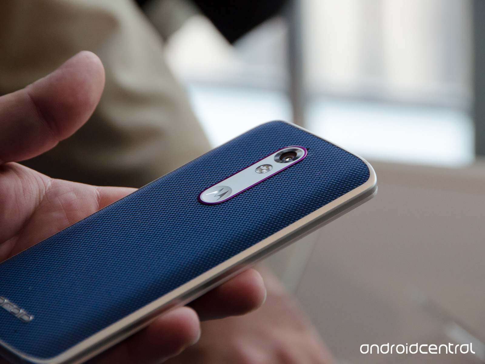 droid_turbo_2_moto_maker_blue.jpg droid_turbo_2_moto_maker_blue.jpg