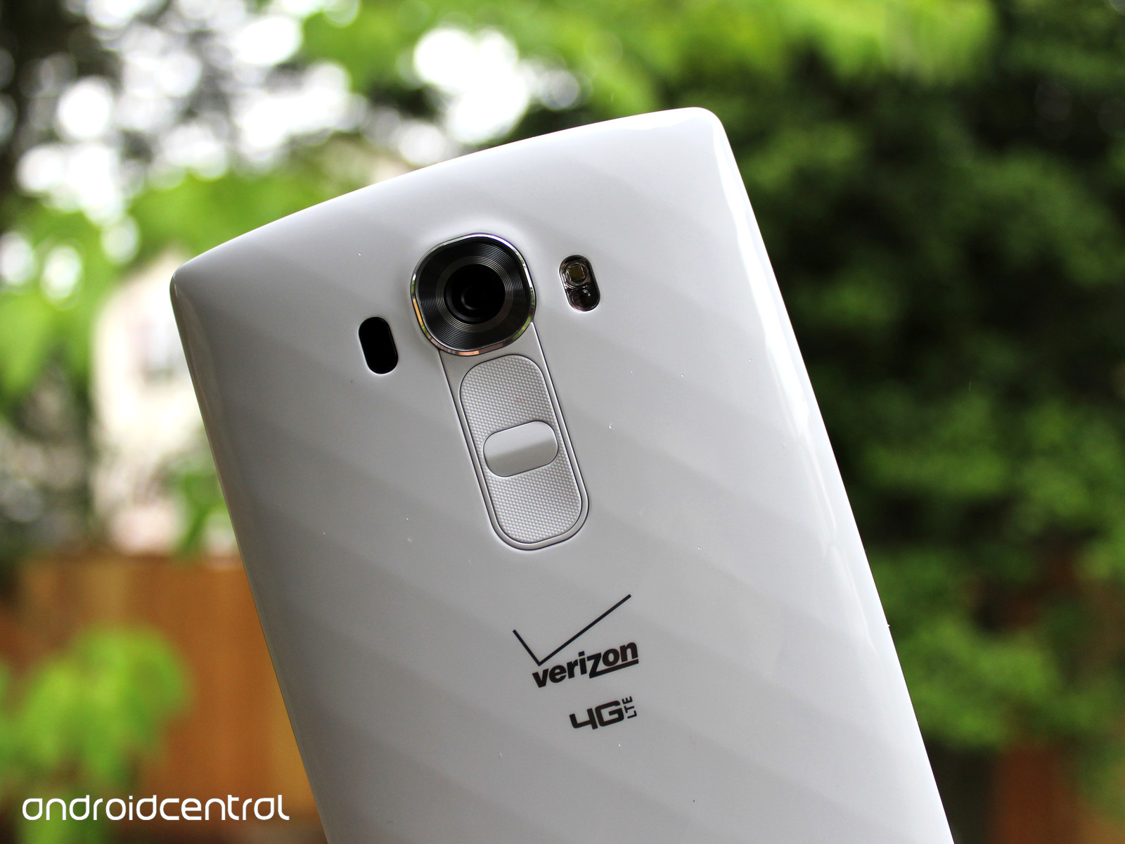 verizon_lg_g4_ceramic_white_back.jpg