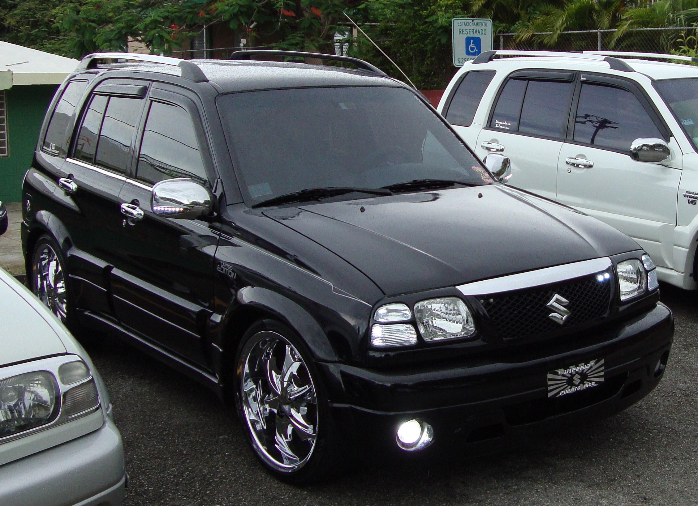 Suzuki_Grand_Vitara_2001.jpg