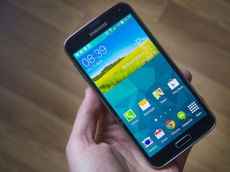 Celebsblogger.Samsung_Galaxy_S5_pictures_6.jpg