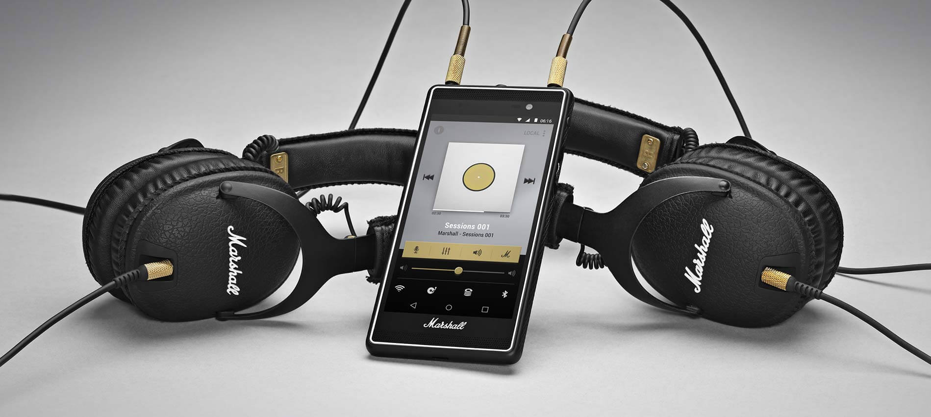 marshall_london_phone_4_1900.jpg