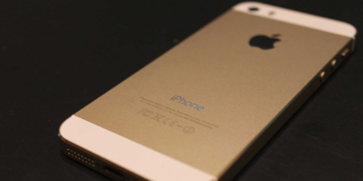 my_gold_iphone_5s_finally_arrived_and_its_simply_okay.jpg