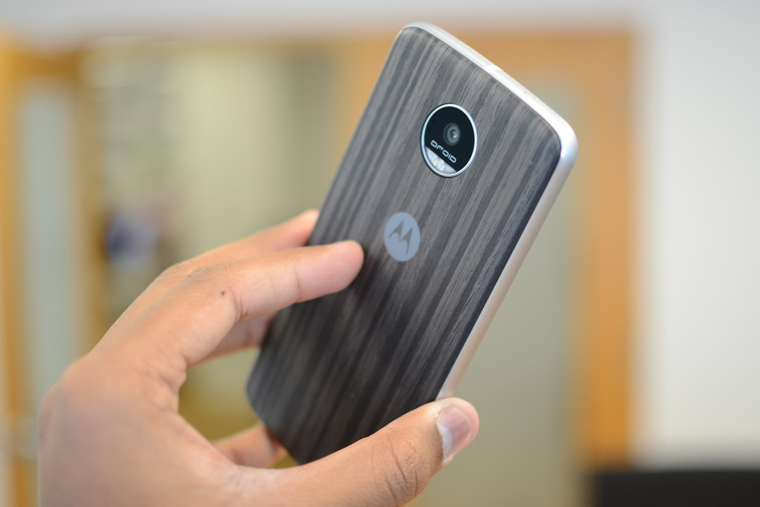 moto_z_play_droid_and_hasselblad_mod_hands_on_8_1500x1000.jpg
