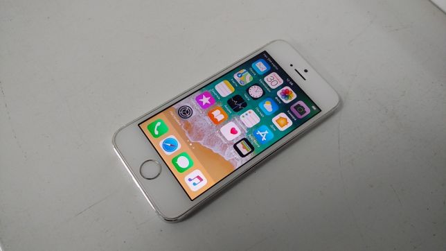 632878604_2_644x461_smartfon_apple_iphone_5s_16gb_8mp_neverlock_fotografii.jpg